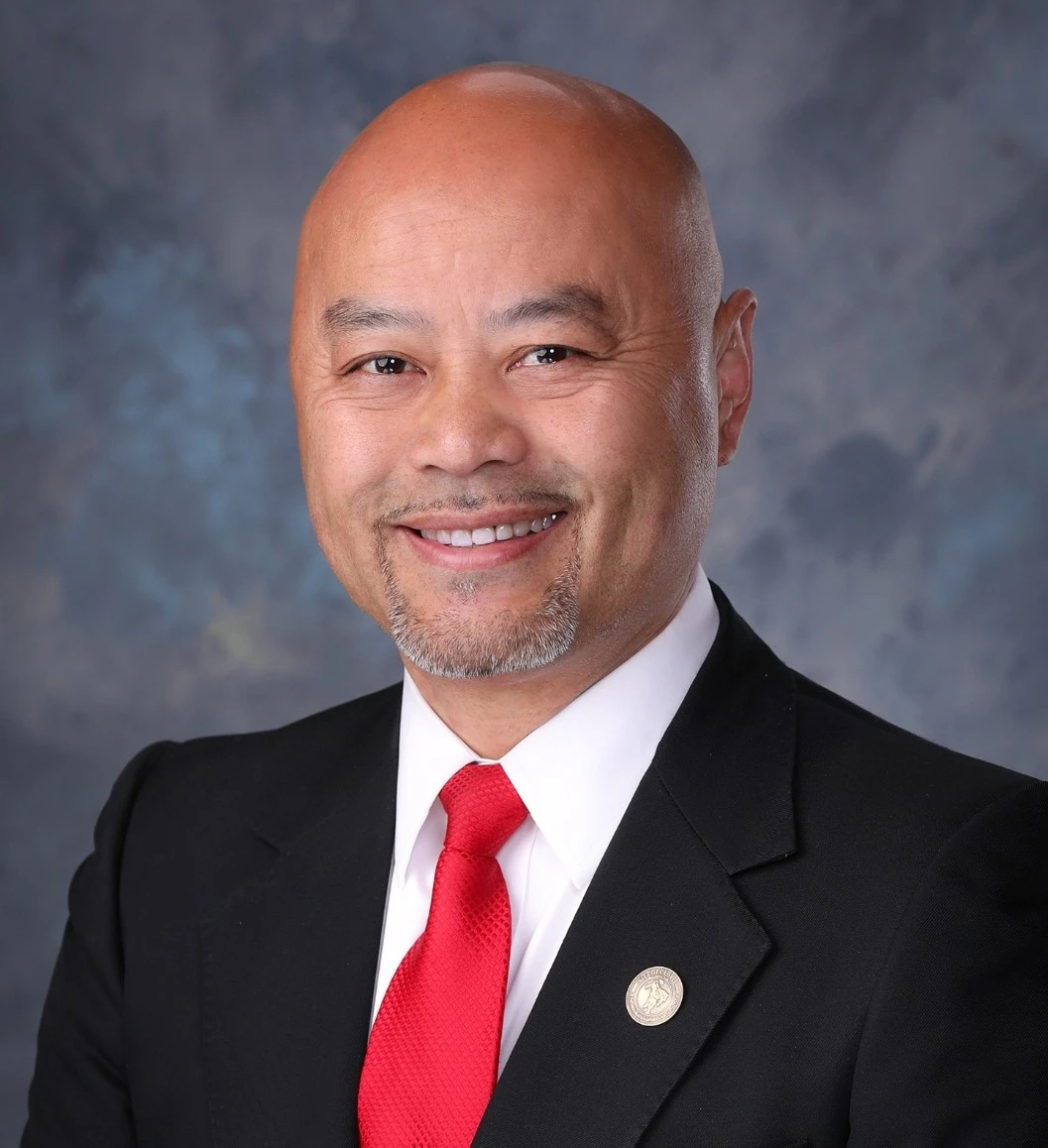 Mayor Vong Mouanoutoua